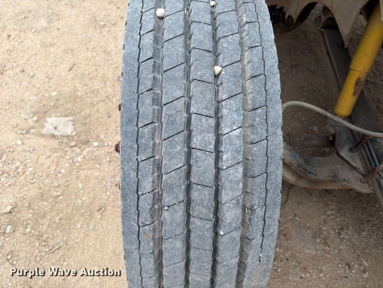 image for item FB8117 1999 International 4700 LPX utility / service truck