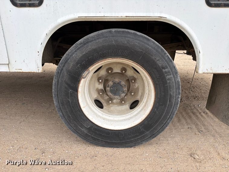 image for item FB8117 1999 International 4700 LPX utility / service truck