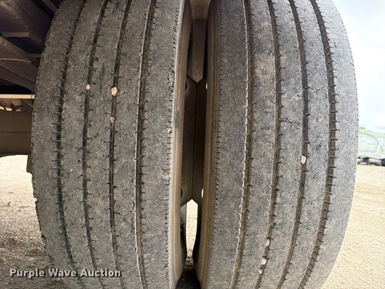 image for item FB8117 1999 International 4700 LPX utility / service truck