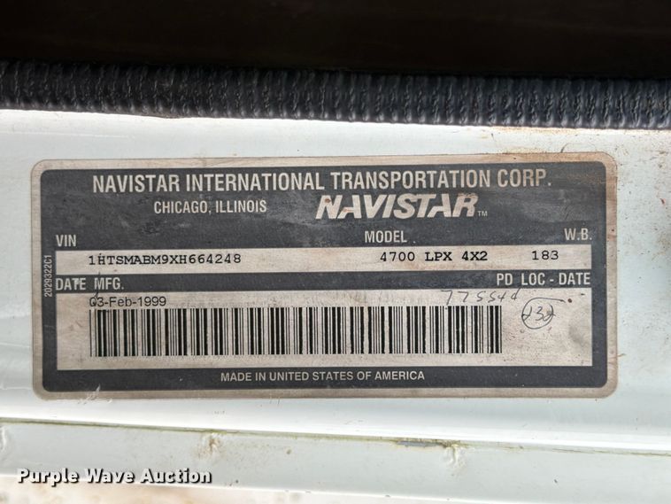 image for item FB8117 1999 International 4700 LPX utility / service truck