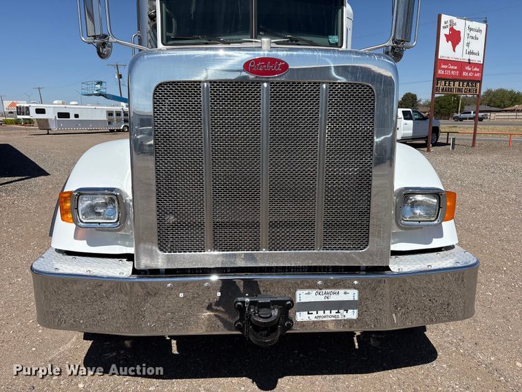 image for item FC2196 2014 Peterbilt 365 crane truck