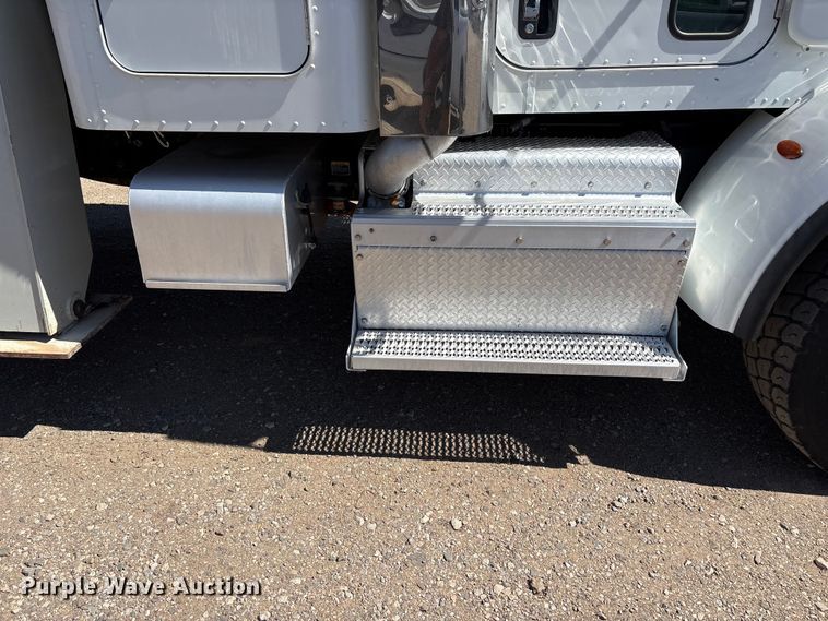 image for item FC2196 2014 Peterbilt 365 crane truck