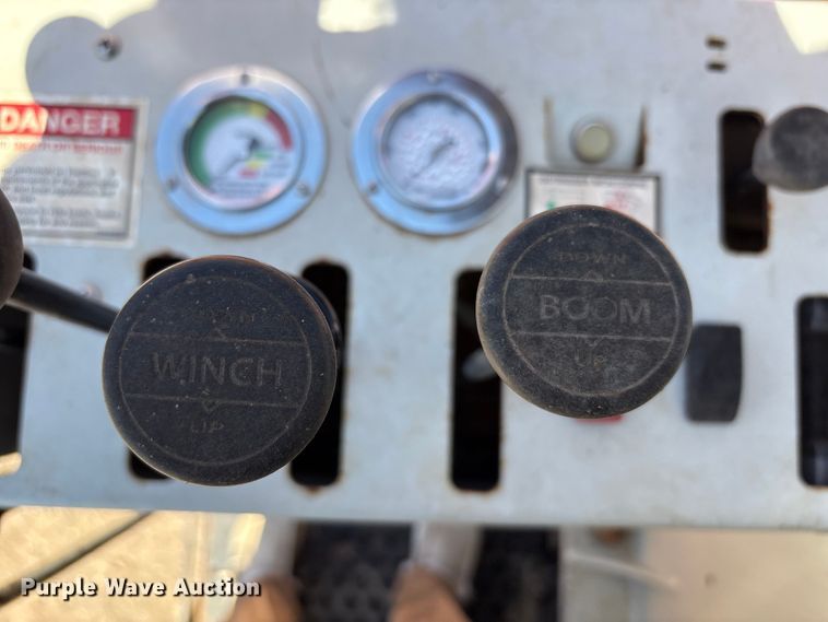 image for item FC2196 2014 Peterbilt 365 crane truck