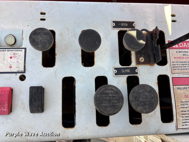 image for item FC2196 2014 Peterbilt 365 crane truck