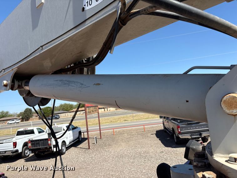 image for item FC2196 2014 Peterbilt 365 crane truck