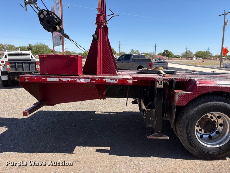 image for item FC2196 2014 Peterbilt 365 crane truck