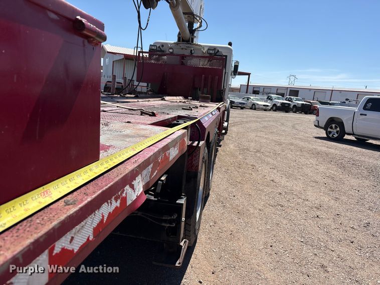 image for item FC2196 2014 Peterbilt 365 crane truck