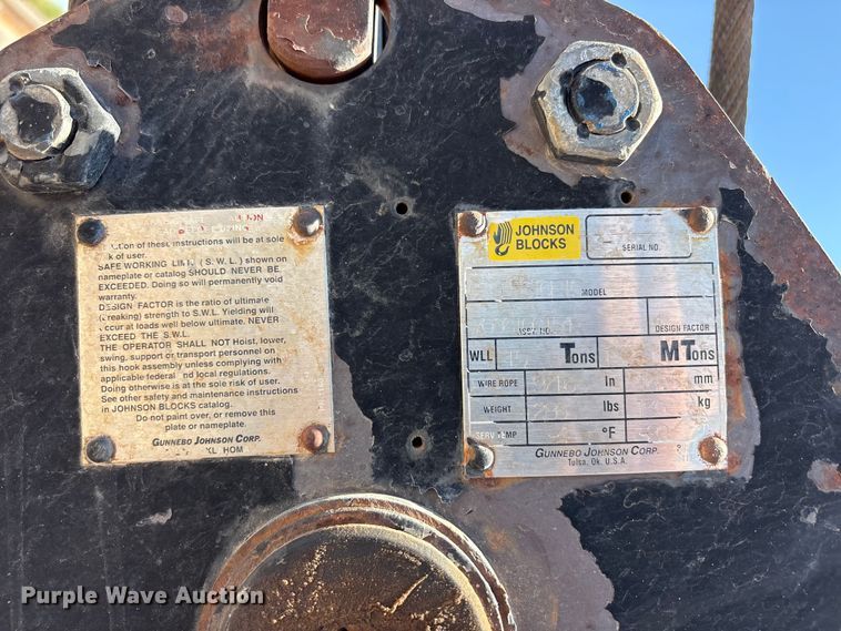 image for item FC2196 2014 Peterbilt 365 crane truck