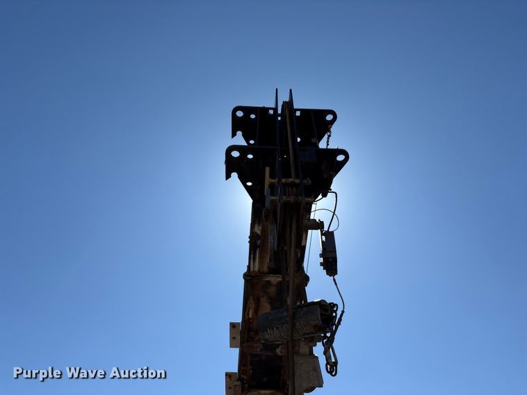 image for item FC2196 2014 Peterbilt 365 crane truck