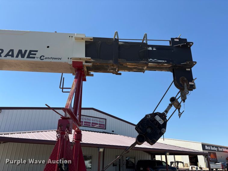 image for item FC2196 2014 Peterbilt 365 crane truck