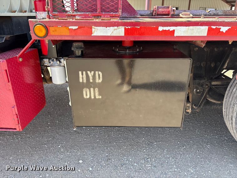 image for item FC2196 2014 Peterbilt 365 crane truck