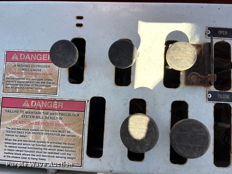 image for item FC2196 2014 Peterbilt 365 crane truck