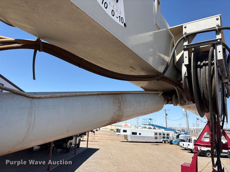 image for item FC2196 2014 Peterbilt 365 crane truck