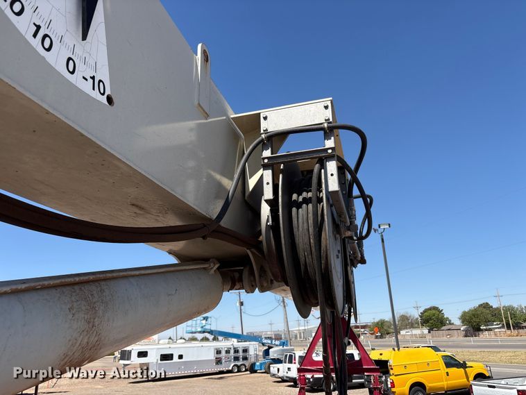 image for item FC2196 2014 Peterbilt 365 crane truck