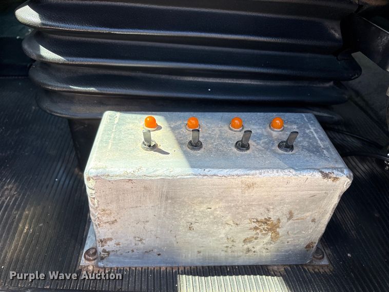 image for item FC2196 2014 Peterbilt 365 crane truck