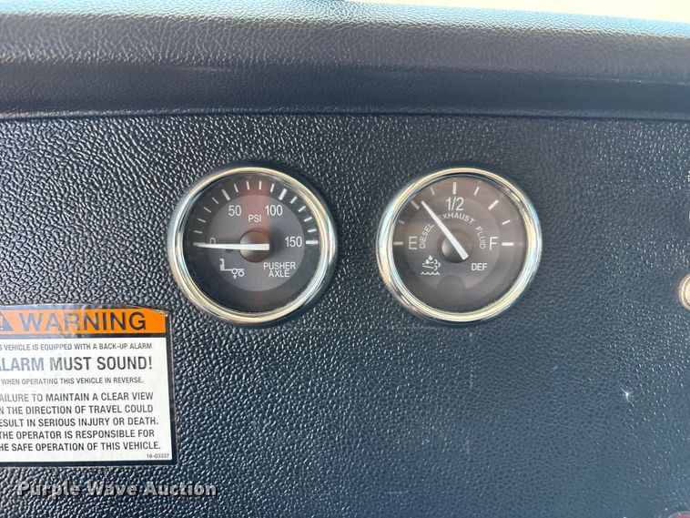 image for item FC2196 2014 Peterbilt 365 crane truck