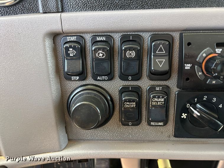 image for item FC2196 2014 Peterbilt 365 crane truck