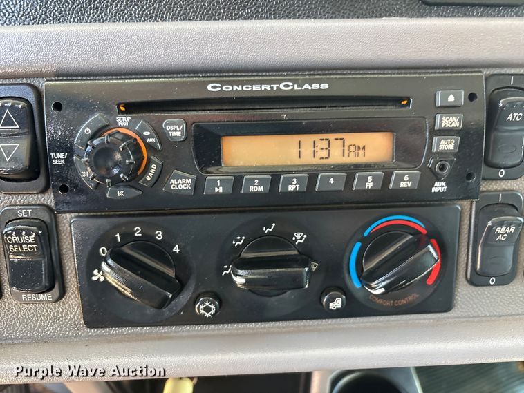 image for item FC2196 2014 Peterbilt 365 crane truck