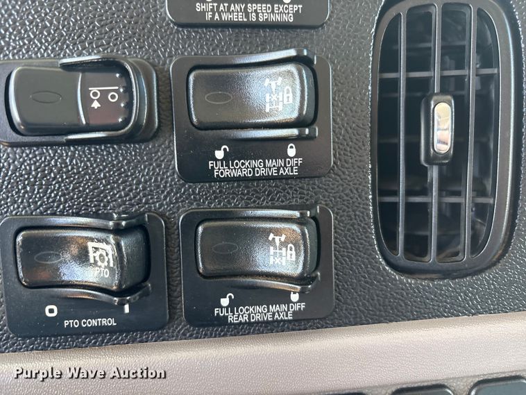 image for item FC2196 2014 Peterbilt 365 crane truck