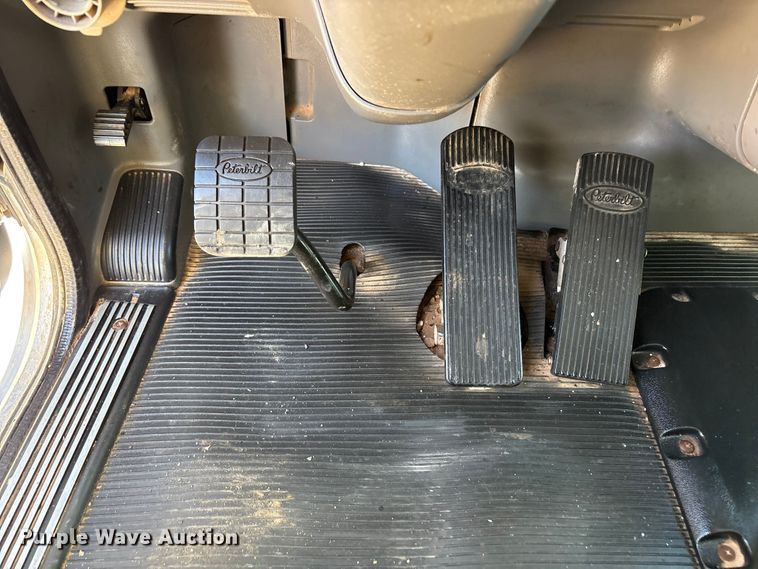 image for item FC2196 2014 Peterbilt 365 crane truck