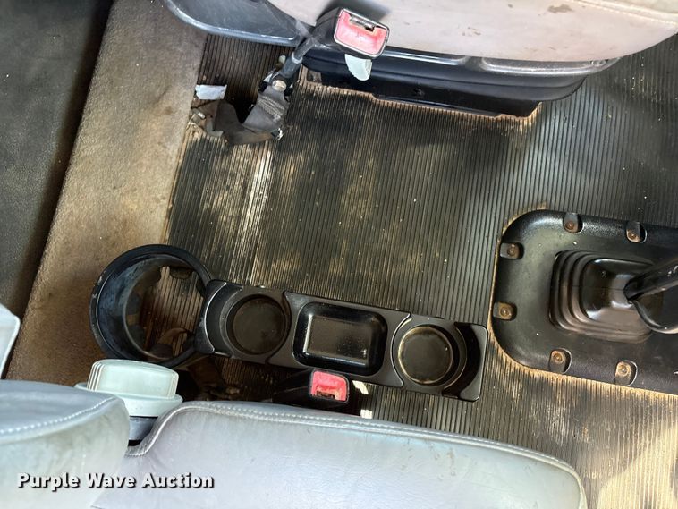 image for item FC2196 2014 Peterbilt 365 crane truck