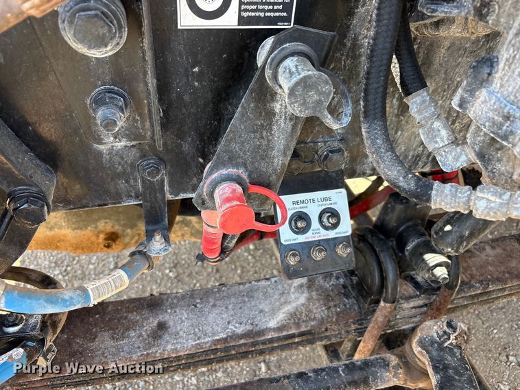 image for item FC2196 2014 Peterbilt 365 crane truck