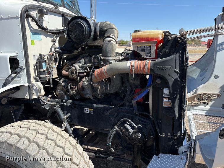 image for item FC2196 2014 Peterbilt 365 crane truck