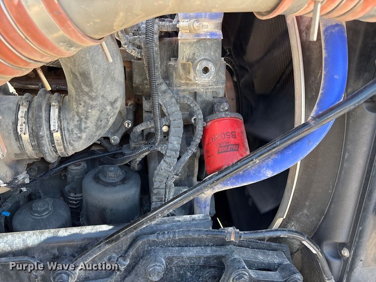 image for item FC2196 2014 Peterbilt 365 crane truck