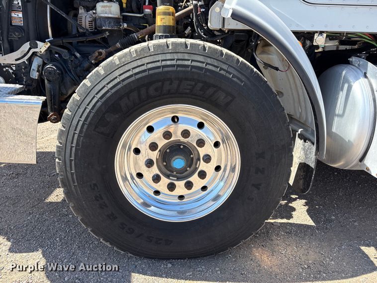 image for item FC2196 2014 Peterbilt 365 crane truck