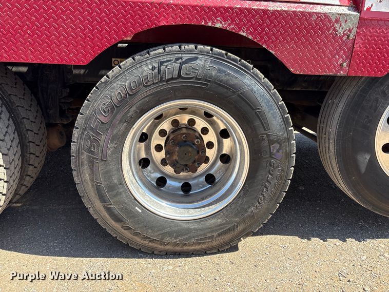 image for item FC2196 2014 Peterbilt 365 crane truck