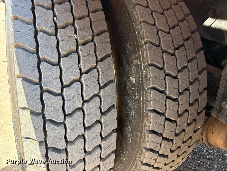 image for item FC2196 2014 Peterbilt 365 crane truck