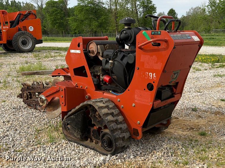 image for item FC3033 2018 Ditch Witch C24x trencher