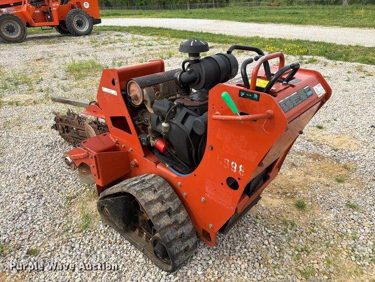 image for item FC3033 2018 Ditch Witch C24x trencher