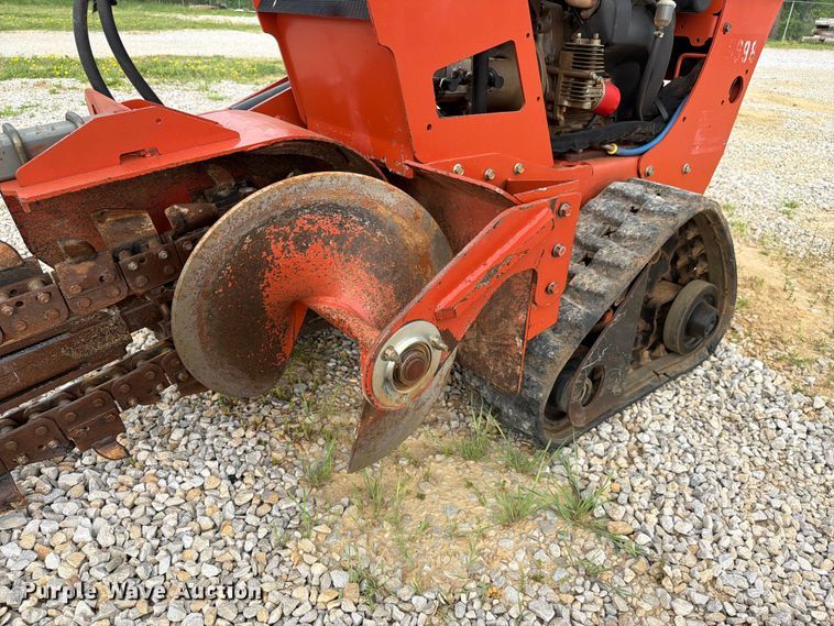 image for item FC3033 2018 Ditch Witch C24x trencher