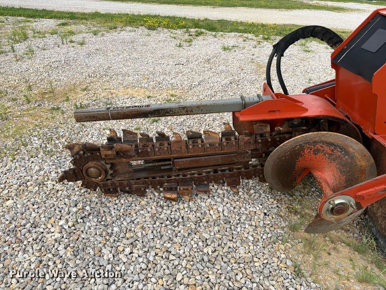 image for item FC3033 2018 Ditch Witch C24x trencher