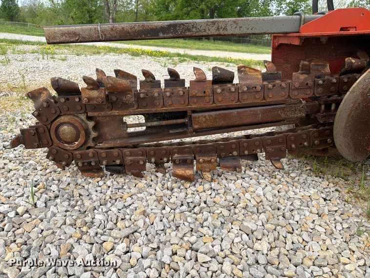 image for item FC3033 2018 Ditch Witch C24x trencher