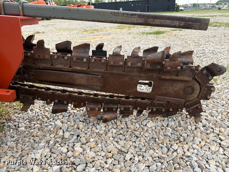 image for item FC3033 2018 Ditch Witch C24x trencher