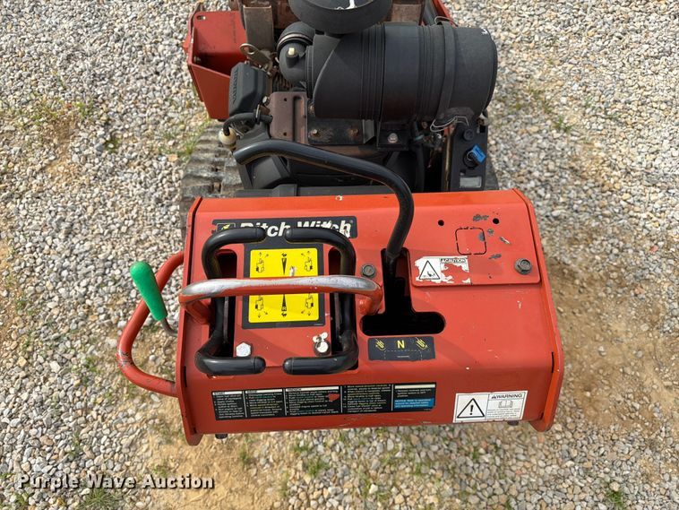 image for item FC3033 2018 Ditch Witch C24x trencher