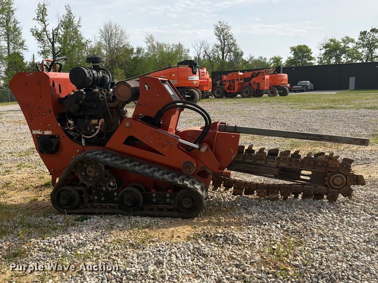 image for item FC3034 2017 Ditch Witch C24x trencher