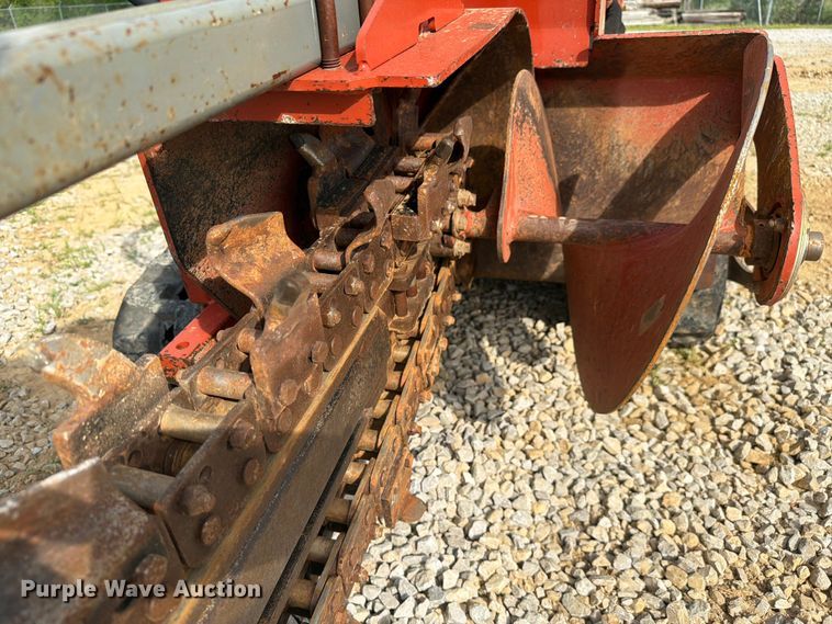 image for item FC3034 2017 Ditch Witch C24x trencher