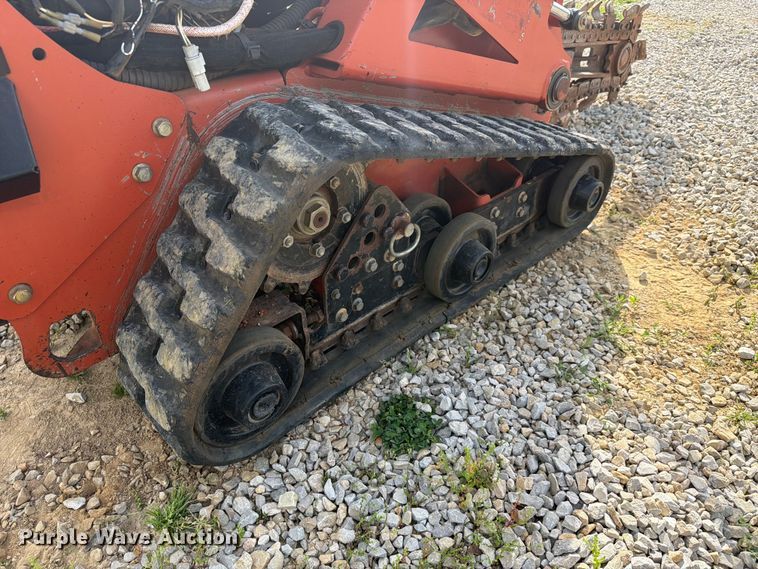 image for item FC3034 2017 Ditch Witch C24x trencher