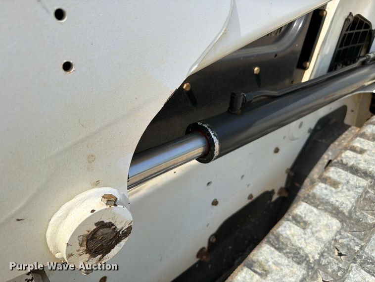 image for item FC3039 2019 Bobcat T630 tracked skid steer loader