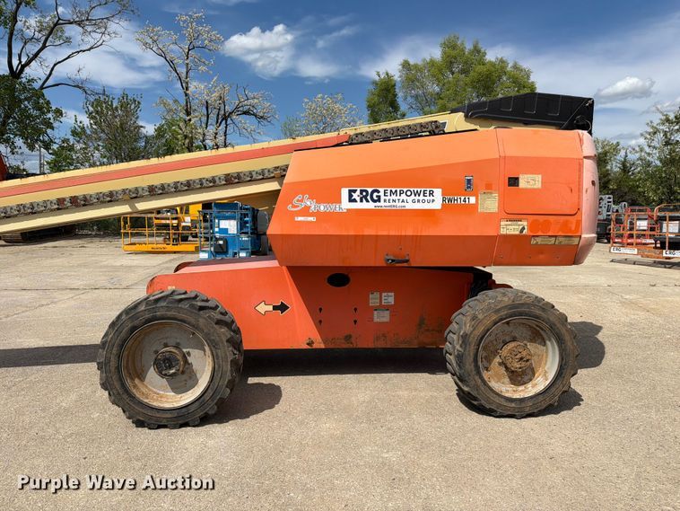 image for item FC3047 2015 JLG 660SJ boom lift