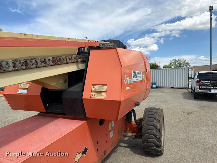 image for item FC3047 2015 JLG 660SJ boom lift