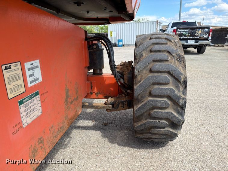 image for item FC3047 2015 JLG 660SJ boom lift