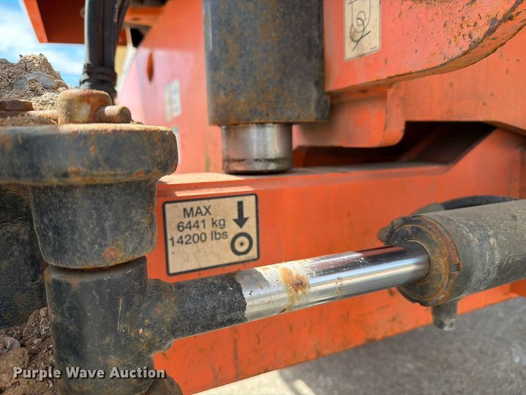 image for item FC3047 2015 JLG 660SJ boom lift