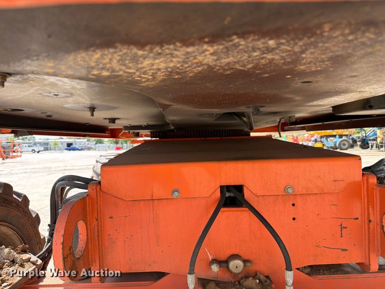 image for item FC3047 2015 JLG 660SJ boom lift