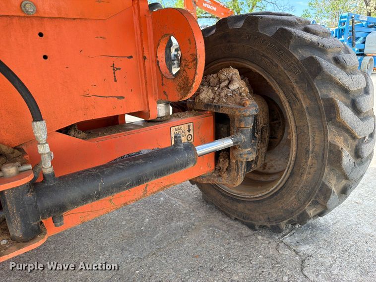 image for item FC3047 2015 JLG 660SJ boom lift