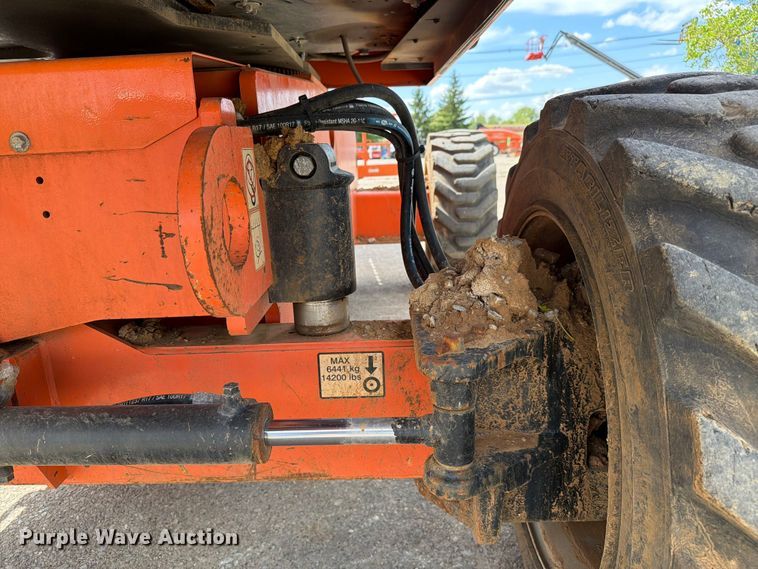 image for item FC3047 2015 JLG 660SJ boom lift