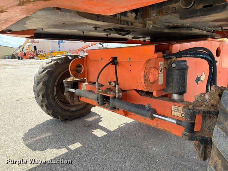 image for item FC3047 2015 JLG 660SJ boom lift